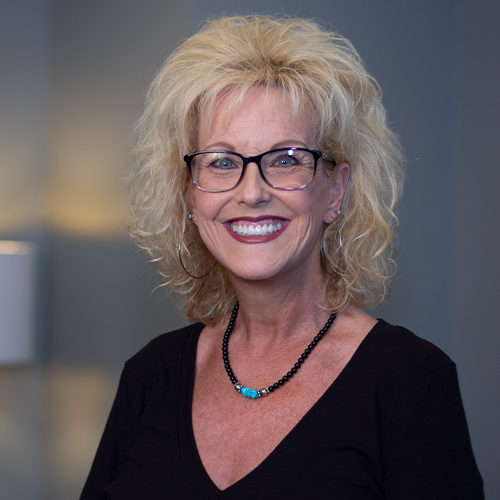 Lisa is an office assistant at Adam Fienman, DDS, in West Bloomfield, Michigan.