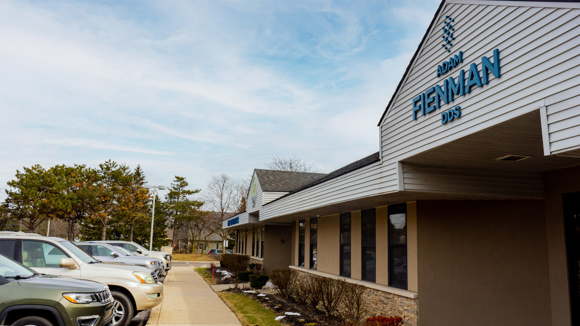 Front building of Dr. Adam Fienman DDS dental office. The best dentist in west Bloomfield mi, Dr. Fienman, a dentist near you.